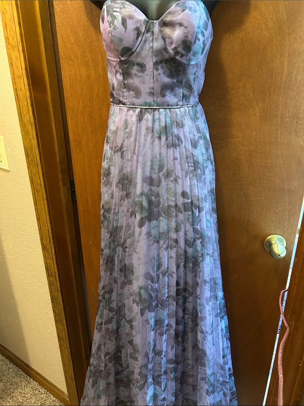 Elegant Lavender Floral Pleated Special Occasion Dress